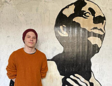 Подземный переход во Владивостоке «приютил» популярного поэта