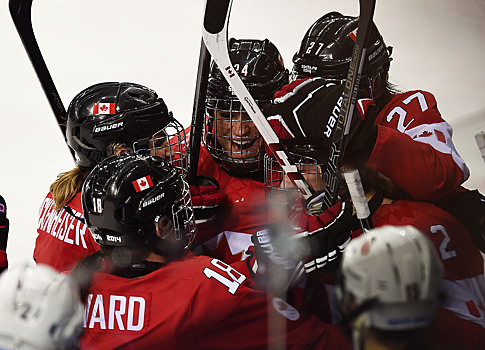 Канада обыграла Финляндию в хоккейном турнире ОИ