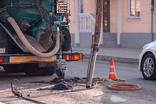 Канализация вместо помойки: коммунальщики устранили 288 засоров в Новороссийске