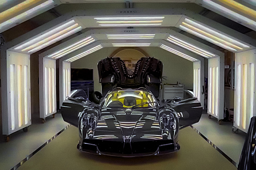 Последний из 100: марка Pagani попрощалась с родстером Huayra