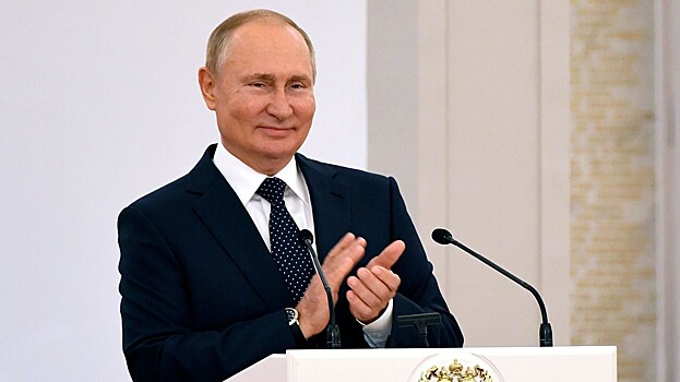 Путин вручил орден Дружбы главе Международной федерации самбо