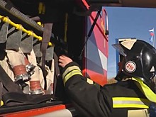 Огонь на скорость тушили бойцы МЧС в Новосибирске