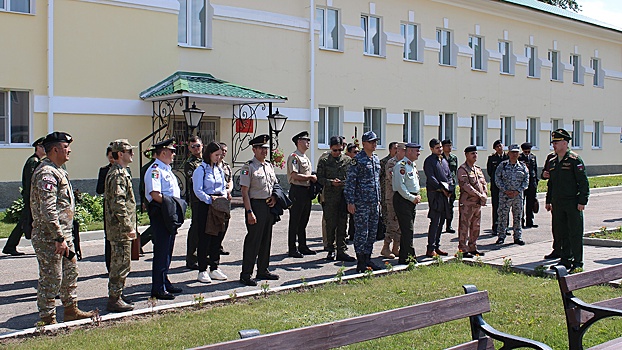 Военные атташе 27 дружественных стран посетили Военную академию РХБЗ в Костроме
