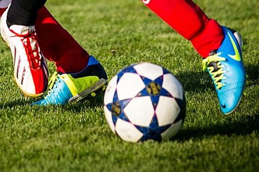 Футболист «Милана» забил в свои ворота ударом от боковой линии поля