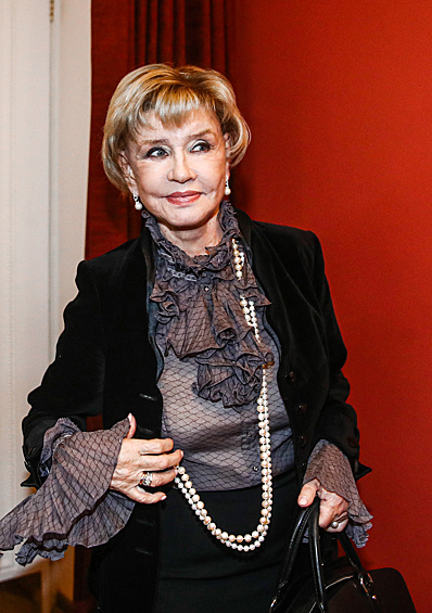 25 декабря из жизни ушла Вера Алентова. Актрисе стало плохо во время церемонии прощания с Анатолием Лобоцким в театре Маяковского. Дежурившие на месте врачи экстренно госпитализировали актрису в больницу. Несмотря на оказанную помощь и реанимационные действия, спасти ее не удалось.