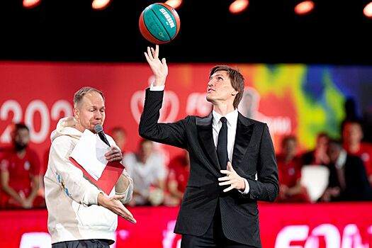 Кириленко ответил, что из подхода в США не стал бы переносить в российский баскетбол