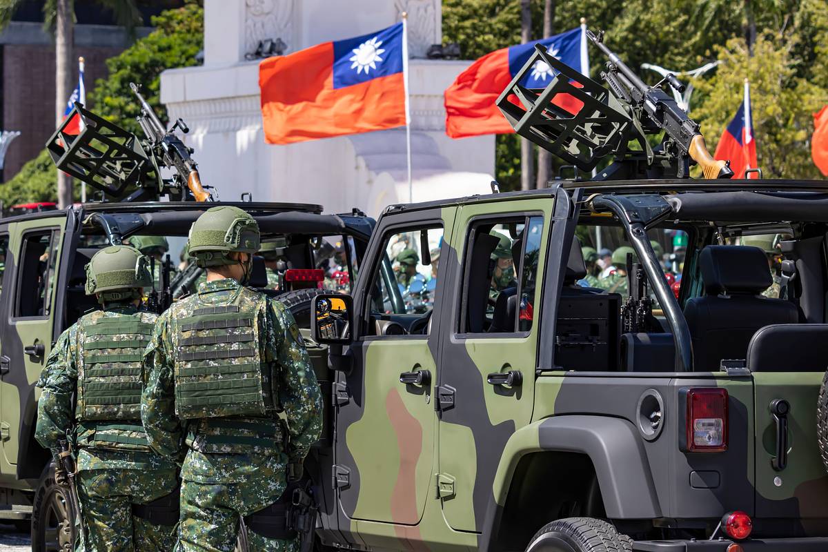 Глава дипломатии Тайваня заявил об участии США в обучении военнослужащих острова
