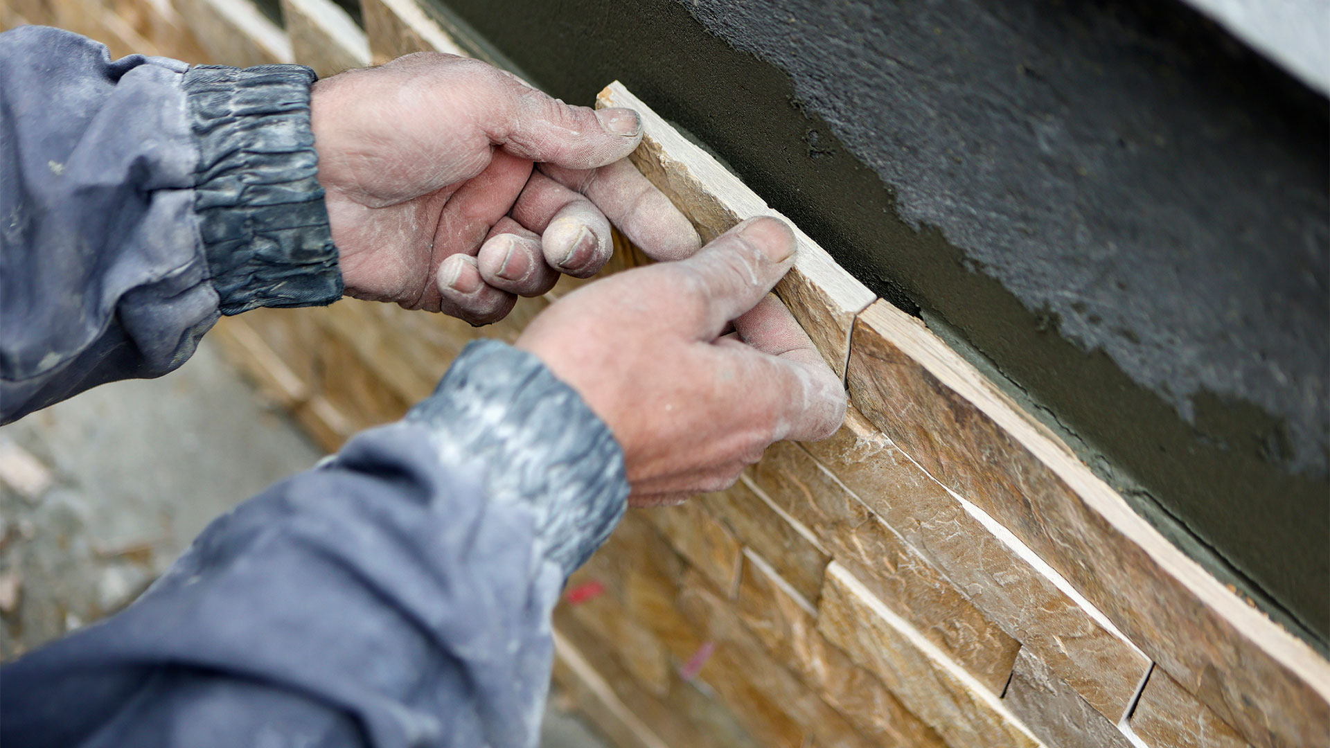 Чем отделать цоколь дома: честное сравнение материалов