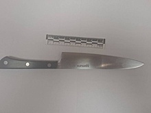 СК опубликовал видео из школы, где ученица напала с ножом на одноклассницу