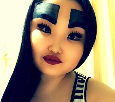 «Не бесите меня, а то все волосы вырву»: после суда якутяночка с бровями-квадратами стала стилистом