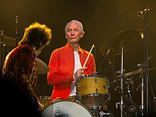 Умер барабанщик Rolling Stones Чарли Уоттс