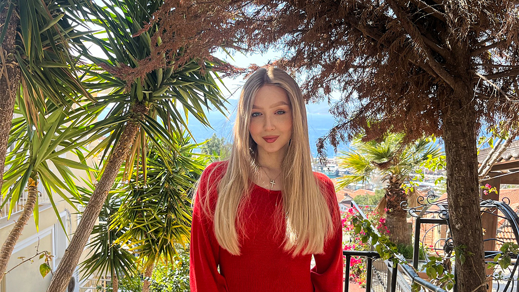 Блогерша Карина Штерн умерла от рака в возрасте 23 лет