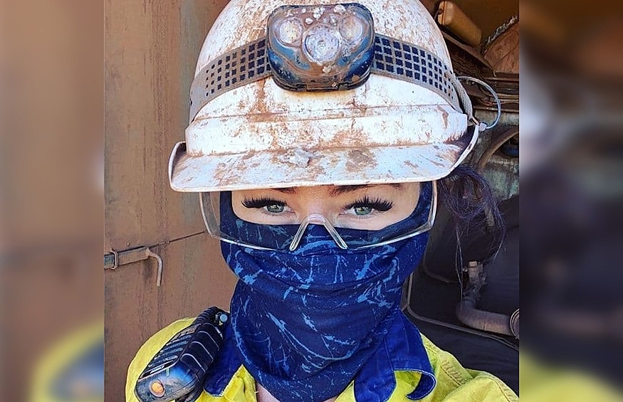 Уже 12 лет девушка работает в горнодобывающей промышленности.