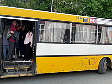 Саратовские чиновники почти 40 минут ждали на остановке автобус №90