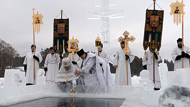 На Крещение воду в Москве освятят дважды