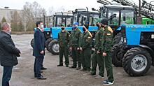 Студенческий отряд Казанского агроуниверситета отправился в поля защищать урожай