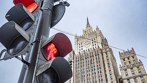 На дорожных светофорах появится сигнал нового цвета