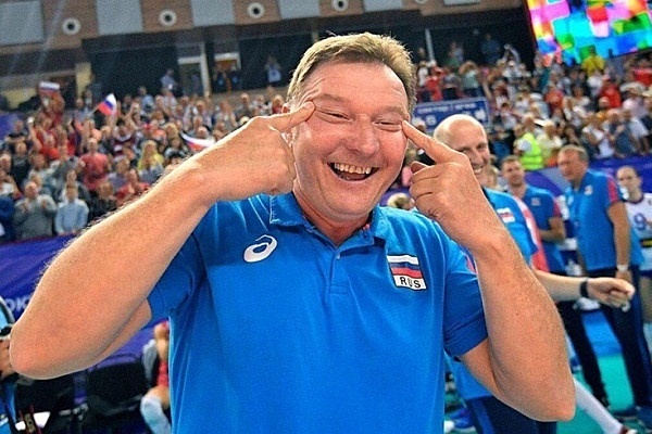 Тренера сборной РФ по волейболу обвинили в расизме