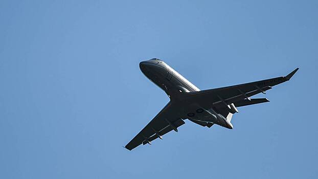 Самолет из Хабаровска вернулся в аэропорт вылета из-за неисправности