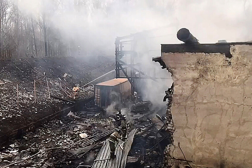 Взорвали завод в липецке. Взрыв на заводе в Рязанской области. Взрывы в Рязанской области сейчас. Либойл взрыв на заводе. Момент взрыва на заводе.