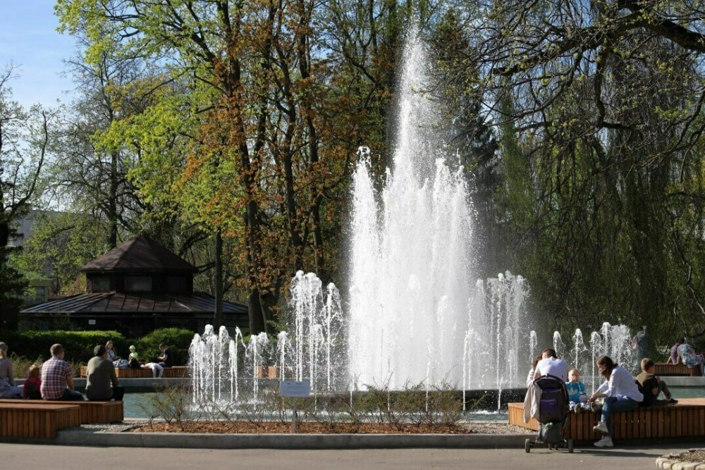 В Калининграде «маевку» отпраздновали запуском главных городских фонтанов