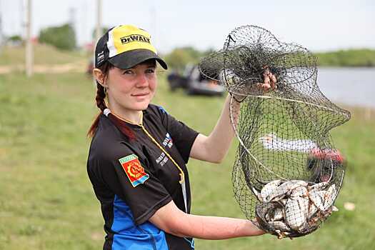 Дзержинцы приняли участие в турнире по ловле рыбы «Весна в городе»