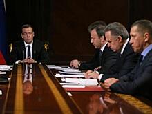 Эксперты видят спасение от санкций в широкой опоре на общество