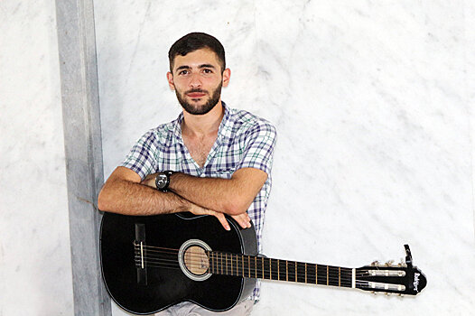 Уличный музыкант из подземки: до сих страдаю из-за побега из армии