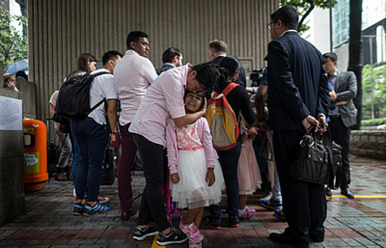 Сноуден осудил решение властей Гонконга об отказе в убежище приютившим его беженцам