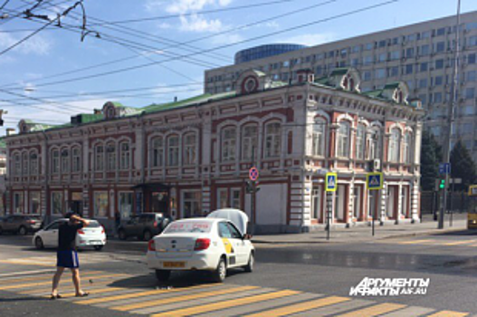 В саратовском ДТП с участием автобуса и такси пострадали 8 человек