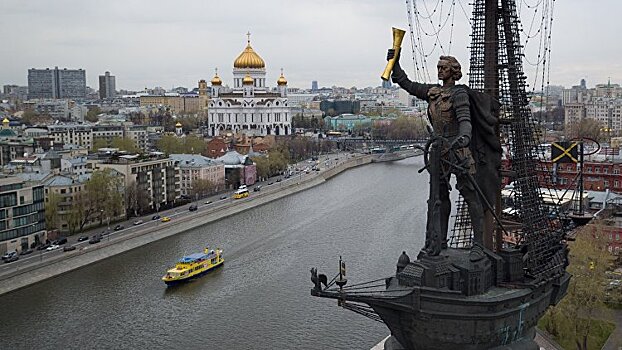 МЧС предупредило москвичей о сильном ветре