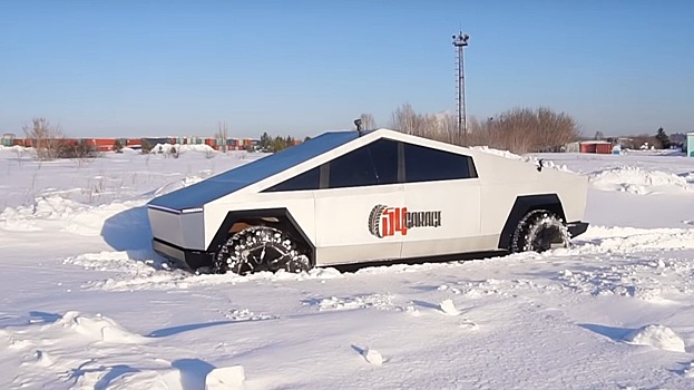 Российскую копию Tesla Cybertruck похоронили в снегу