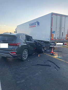 Из – за усталости водителя иномарка протаранила фуру под Зеленокумском