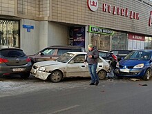 Водитель со стажем в 20 дней устроил массовое ДТП в Тюмени