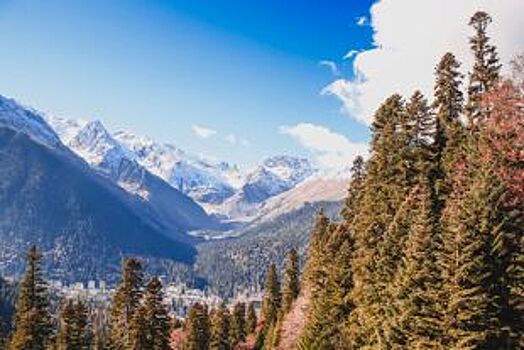 В КЧР по дороге в Домбай «Газель» свалилась в водосточную канаву