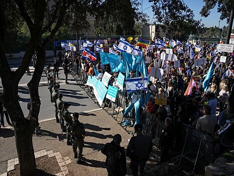Протестующие в Израиле прорвались к резиденции Нетаньяху после отставки главы Минобороны