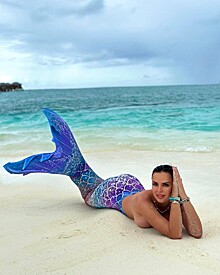 Звезда «Дома-2» Виктория Романец снялась с голой грудью и хвостом русалки на Мальдивах: фото