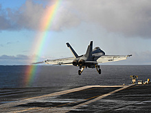 Американский F/A-18 дозаправился в «аду»