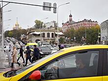 Почти половина таксистов в Москве оказались иностранцами с национальными правами