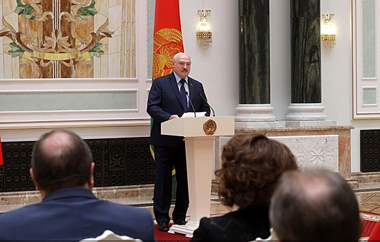 СМИ: Лукашенко ничто не мешает признать статус Крыма