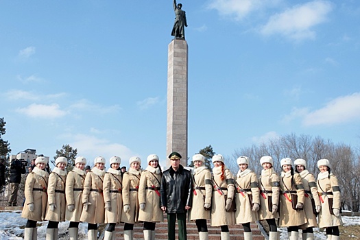 Виктор Золотов в Волгограде сделал фото с регулировщицами и осмотрел «Волгоград Арену»