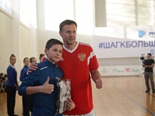 Звездный футболист заставил костромских спортсменов сильно попотеть