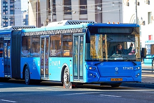 Более 80 тыс. пассажиров перевезли автобусы «КМ» в районе закрытых станций Филевской линии метро 8-9 июня