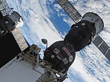 Пока вы спали: «Союз» продырявили специально