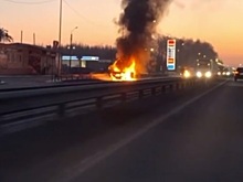 Автомобиль загорелся на Московском шоссе