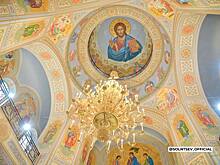 В Свято-Троицком соборе Бузулука завершают роспись сводов и колонн