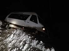 В Белорецком районе пассажирский автобус съехал в кювет