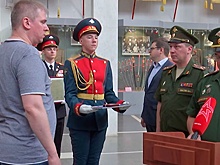 «С трудом сдерживали слезы»: в Москве вручили наградные документы родственникам погибших фронтовиков