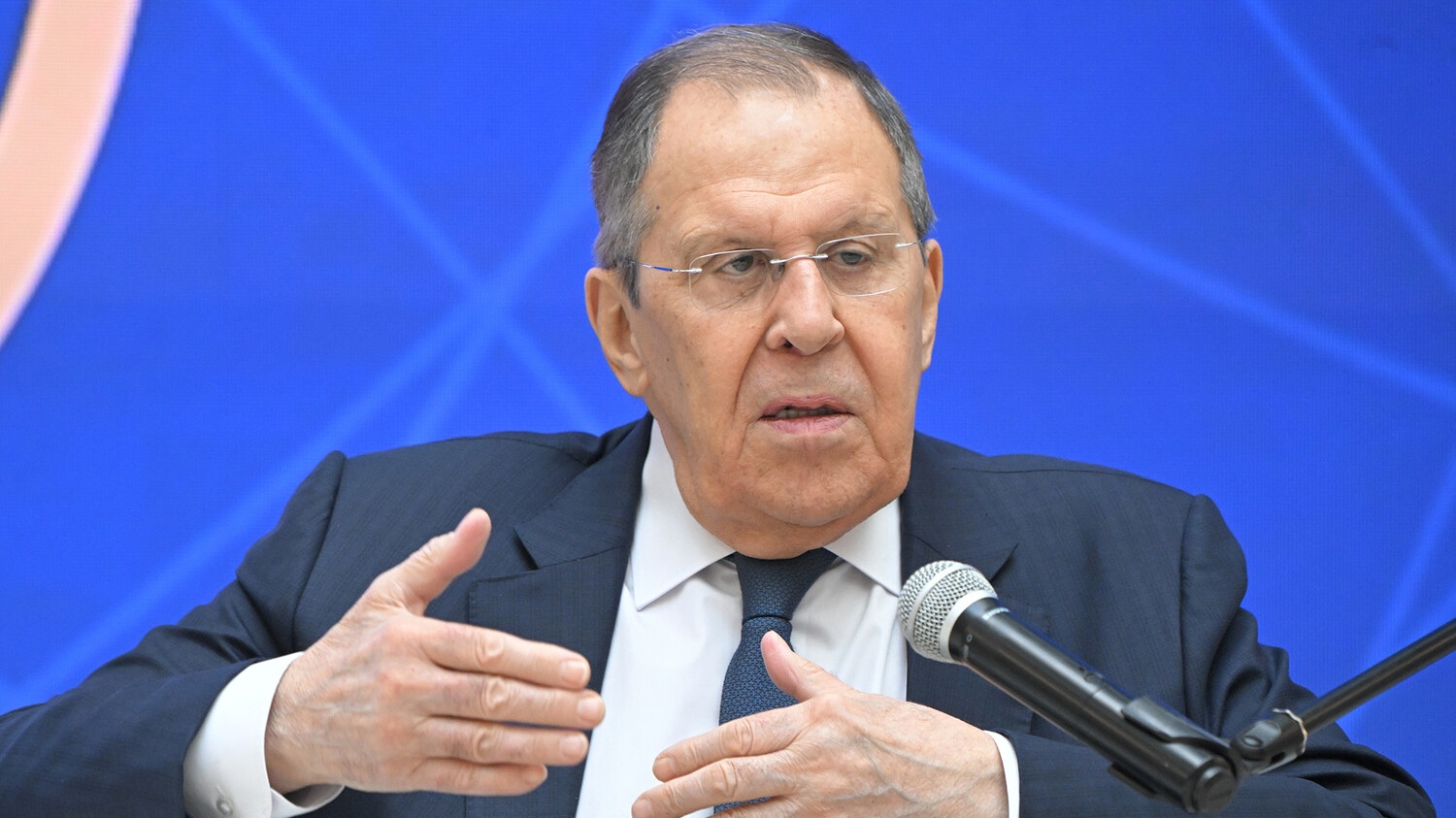 Лавров призвал США уважать Россию не только за ее ресурсы