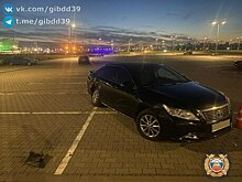 На Острове автомобилистка врезалась в машину на полупустой парковке и получила травмы